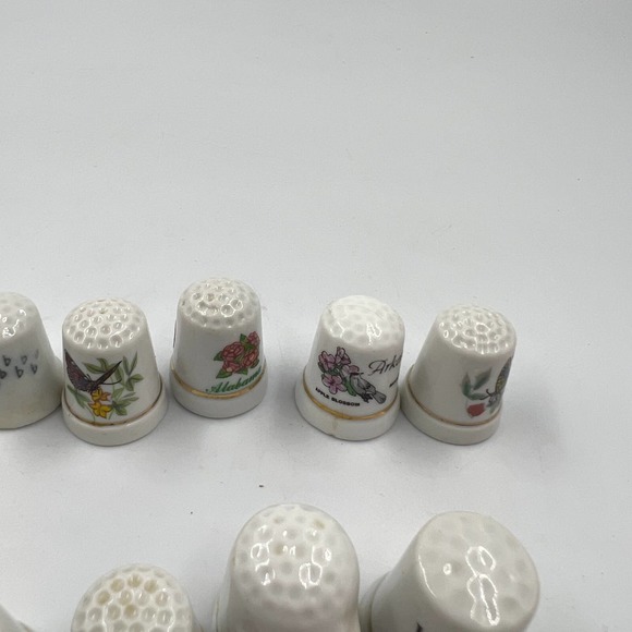 Huge Lot Vintage Porcelain State Bird Thimbles Collectable Souvenir Lot 16 Piece - Picture 4 of 6